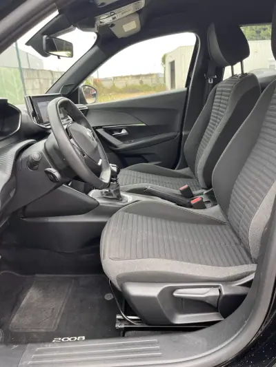 Peugeot 2008 2024 - 22990 EUR, 36000 km - AUTO.MOTO.pt - 36000km - foto 8 de 25