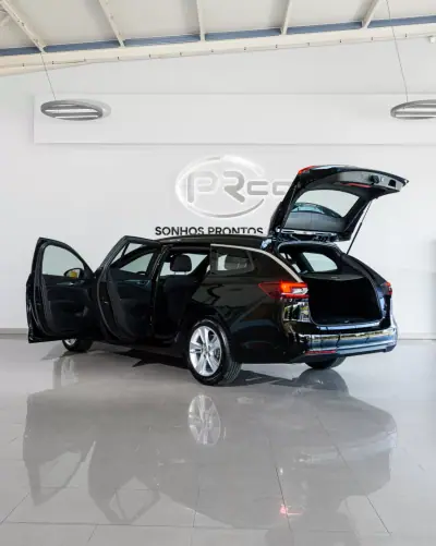 Opel Insignia Sports Tourer 2021 - 15900 EUR, 91563 km - AUTO.MOTO.pt - 91563km - foto 7 de 35