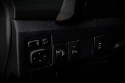 Toyota Auris 2012 - 11500 EUR, 179433 km - AUTO.MOTO.pt - 179433km - foto 16 de 34