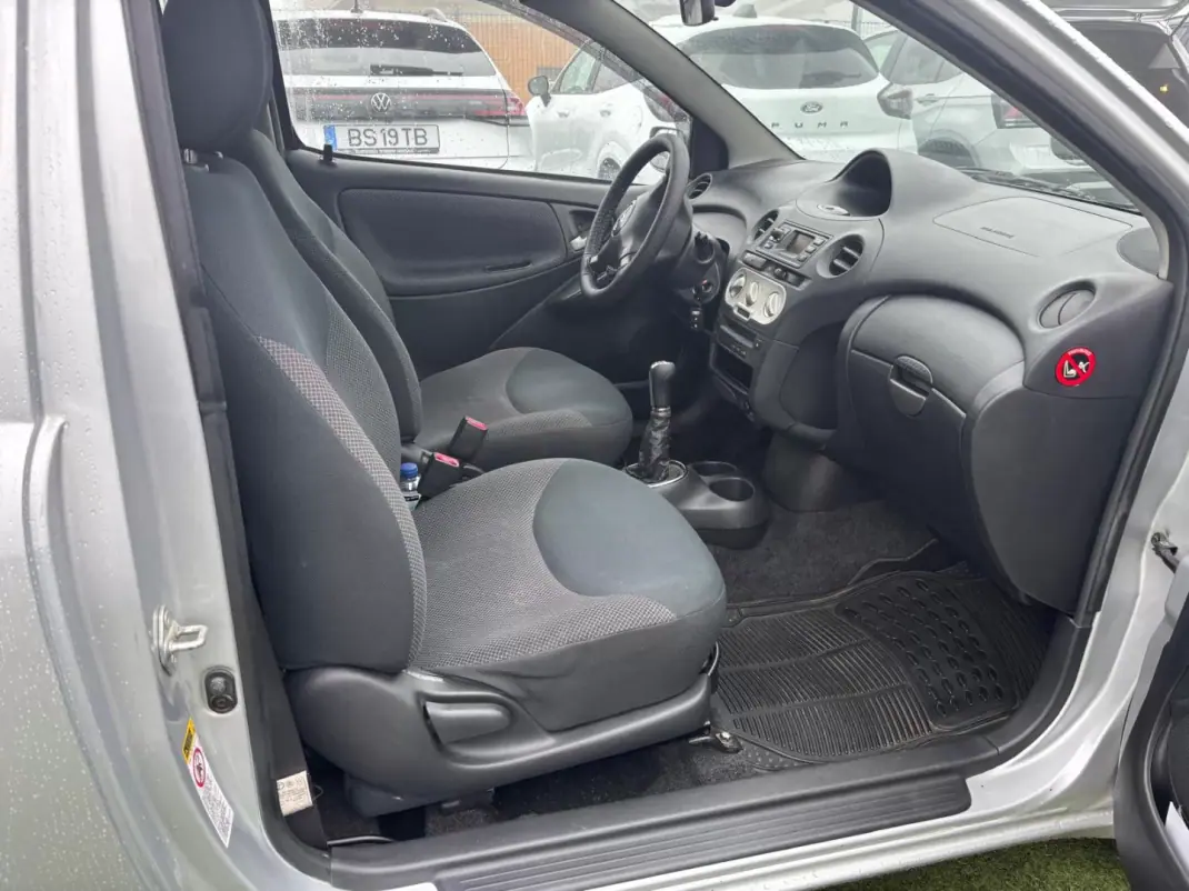 Toyota YARIS BIZZ (NLP 1.0 VVT-i 1.0) 2005 - 7990 EUR, 237418 km - AUTO.MOTO.pt - 237418km - foto 11 de 12