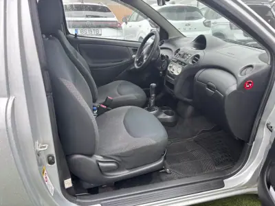 Toyota YARIS BIZZ (NLP 1.0 VVT-i 1.0) 2005 - 7990 EUR, 237418 km - AUTO.MOTO.pt - 237418km - foto 11 de 12