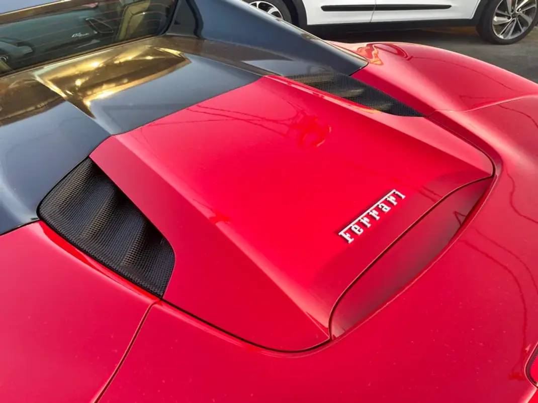 Ferrari 488 2017 - 299750 EUR, 26250 km - AUTO.MOTO.pt - 26250km - foto 12 de 26