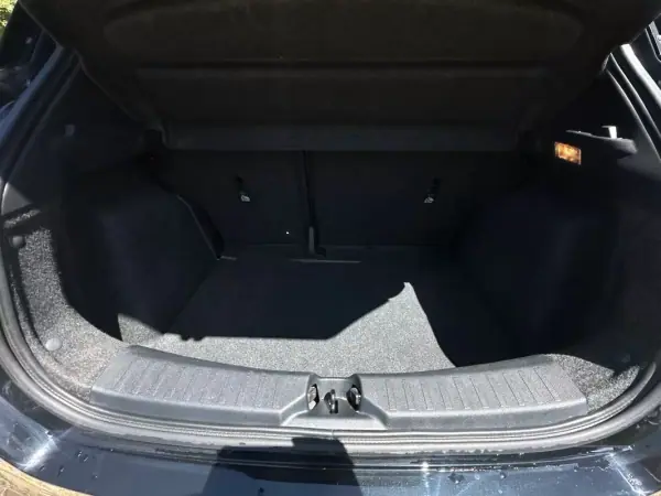 Nissan Micra 2017 - 11350 EUR, 60000 km - AUTO.MOTO.pt - 60000km - foto 10 de 12