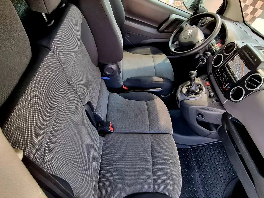 Citroën BERLINGO VAN XL 1.5 BLUE HDI 3 LUGARES 2018 - 9500 EUR, 149000 km - AUTO.MOTO.pt - 149000km - foto 5 de 12