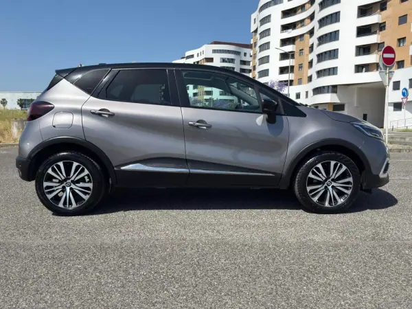 Renault Captur 2017 - 13995 EUR, 95250 km - AUTO.MOTO.pt - 95250km - foto 7 de 48
