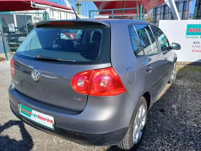 Volkswagen Golf 2006 - 7150 EUR, 102943 km - AUTO.MOTO.pt - 102943km - foto 8 de 26