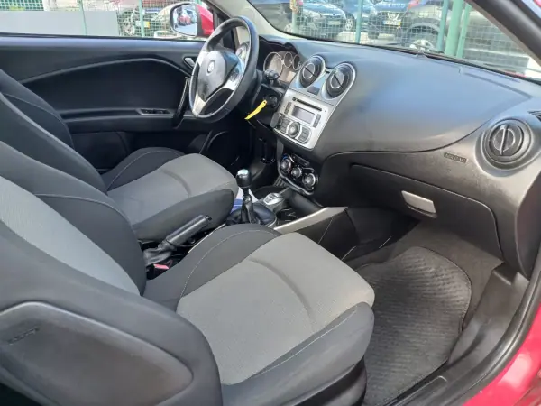 Alfa Romeo MiTo 2011 - 6950 EUR, 77076 km - AUTO.MOTO.pt - 77076km - foto 22 de 26
