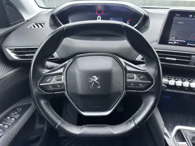 Peugeot 5008 2018 - 14900 EUR, 140000 km - AUTO.MOTO.pt - 140000km - foto 39 de 52