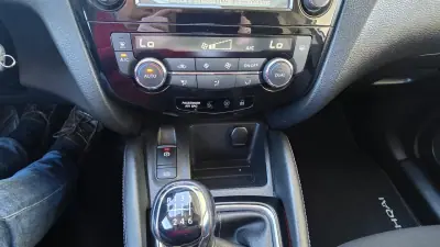 Nissan Qashqai 2019 - 18990 EUR, 110000 km - AUTO.MOTO.pt - 110000km - foto 25 de 31