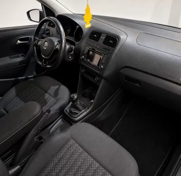 Volkswagen Polo 2016 - 9900 EUR, 86000 km - 86000km - foto 7 de 7
