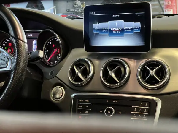 Mercedes-Benz CLA 180 2018 - 19990 EUR, 135000 km - AUTO.MOTO.pt - 135000km - foto 26 de 39