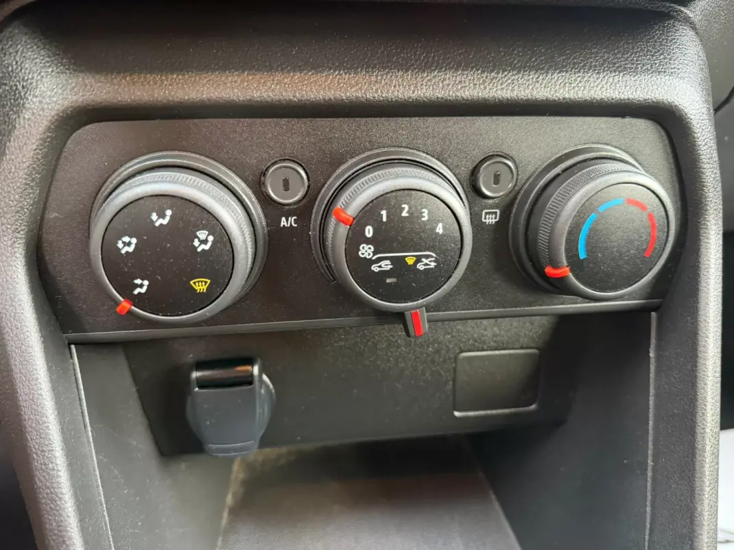 Dacia Sandero 2023 - 12900 EUR, 172187 km - 172187km - foto 13 de 16