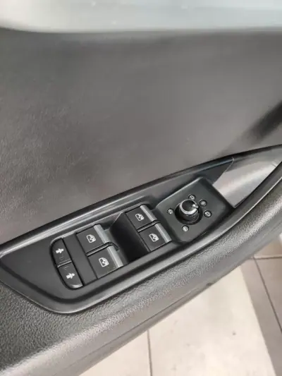 Audi A4 Avant 2017 - 21750 EUR, 126000 km - 126000km - foto 23 de 39