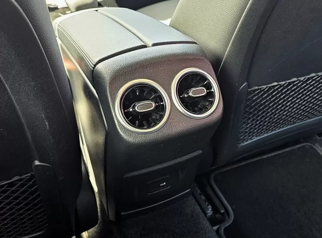 Mercedes-Benz CLA 250 2023 - 31500 EUR, 60000 km - AUTO.MOTO.pt - 60000km - foto 24 de 30