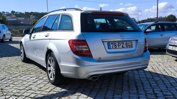 Mercedes-Benz C 200 2011 - 9450 EUR, 363650 km - AUTO.MOTO.pt - 363650km - foto 6 de 8