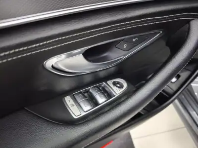 Mercedes-Benz E 220 2018 - 32950 EUR, 118099 km - AUTO.MOTO.pt - 118099km - foto 25 de 48