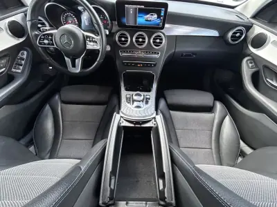 Mercedes-Benz C 300 2020 - 28499 EUR, 118000 km - AUTO.MOTO.pt - 118000km - foto 25 de 26