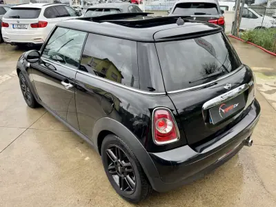 MINI Cooper 2013 - 9999 EUR, 170000 km - AUTO.MOTO.pt - 170000km - foto 17 de 25