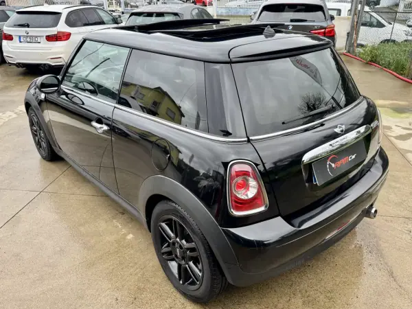 MINI Cooper 2013 - 9999 EUR, 170000 km - AUTO.MOTO.pt - 170000km - foto 17 de 25