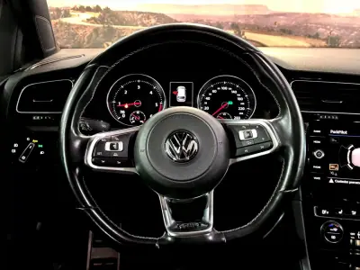 Volkswagen Golf Variant 2018 - 26900 EUR, 138021 km - AUTO.MOTO.pt - 138021km - foto 21 de 32