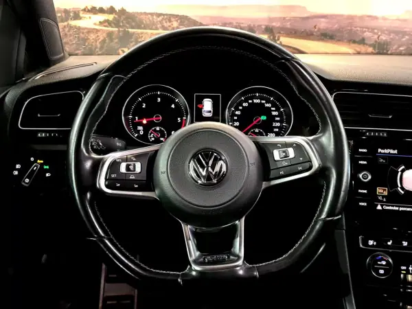 Volkswagen Golf Variant 2018 - 26900 EUR, 138021 km - AUTO.MOTO.pt - 138021km - foto 21 de 32