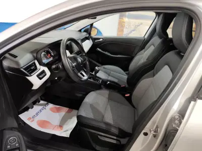 Renault Clio 2023 - 15450 EUR, 17000 km - AUTO.MOTO.pt - 17000km - foto 12 de 26