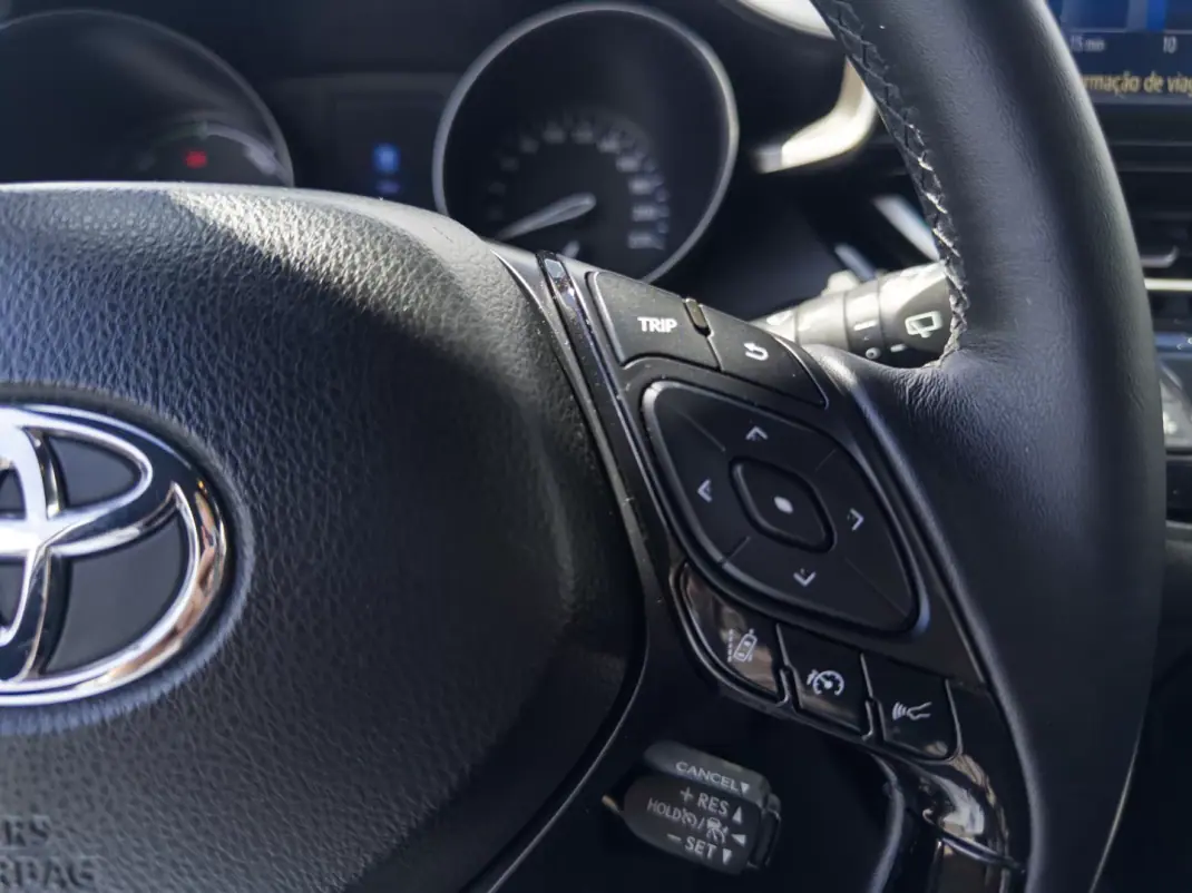 Toyota C-HR 2019 - 22990 EUR, 92000 km - AUTO.MOTO.pt - 92000km - foto 16 de 43