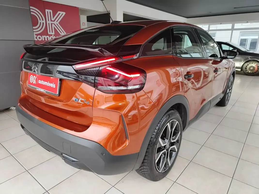 Citroën e-C4 2022 - 18500 EUR, 29900 km - AUTO.MOTO.pt - 29900km - foto 11 de 32