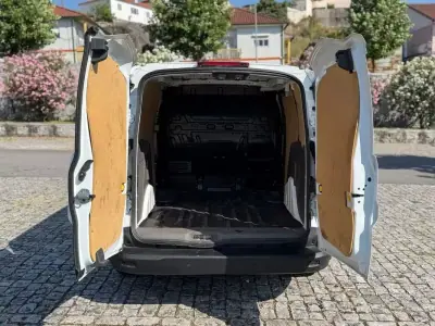 Ford Transit Connect 2019 - 10990 EUR, 170143 km - AUTO.MOTO.pt - 170143km - foto 10 de 10
