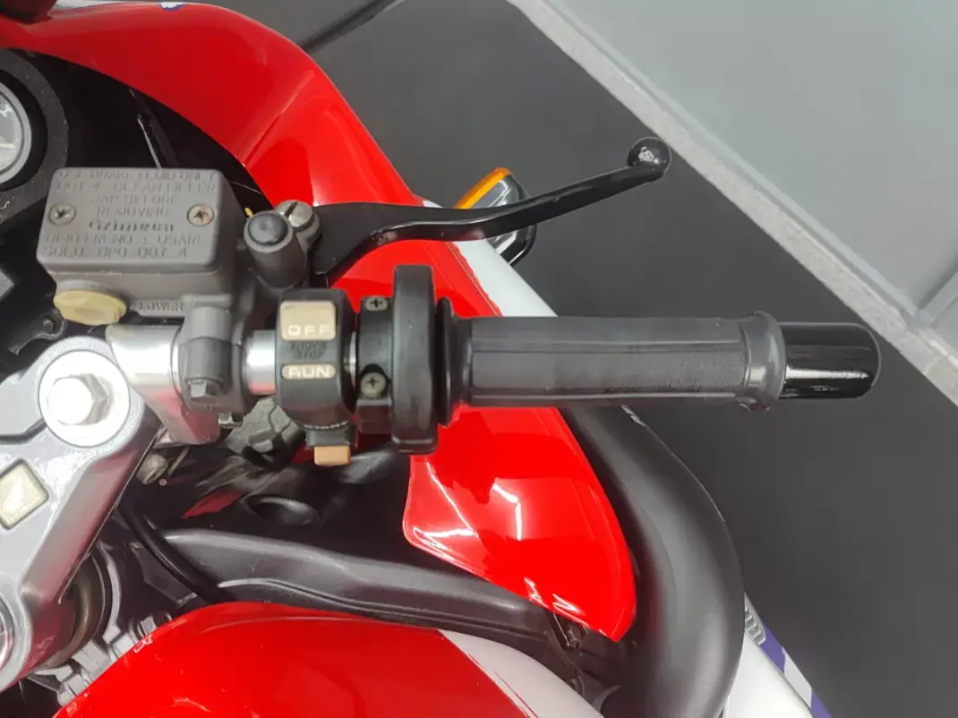 Honda NSR 50R 1998 - 7400 EUR, 26000 km - AUTO.MOTO.pt - 26000km - foto 21 de 26