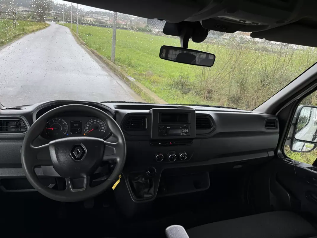 Renault Master 2.3 Dci L3 3.5T 135 cv C.Dupla 2021 - 26750 EUR, 84000 km - AUTO.MOTO.pt - 84000km - foto 22 de 31