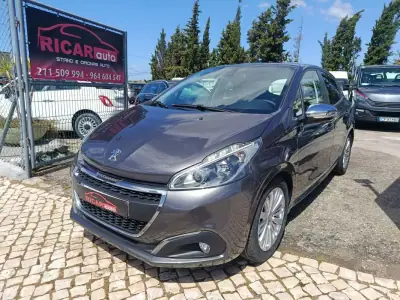 Peugeot 208 2019 - 11900 EUR, 104199 km - AUTO.MOTO.pt - 104199km - foto 2 de 26