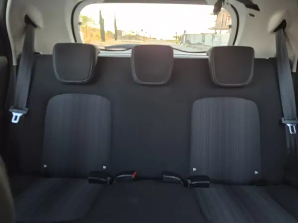 Renault Zoe 2019 - 12990 EUR, 86924 km - AUTO.MOTO.pt - 86924km - foto 27 de 29