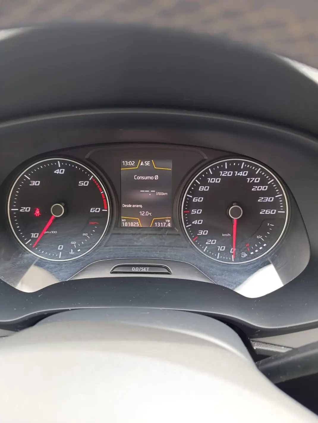 SEAT Leon ST 2017 - 9850 EUR, 180000 km - AUTO.MOTO.pt - 180000km - foto 6 de 9