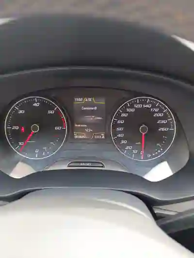 SEAT Leon ST 2017 - 9850 EUR, 180000 km - AUTO.MOTO.pt - 180000km - foto 6 de 9