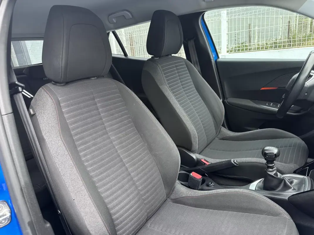 Peugeot 2008 2021 - 14900 EUR, 159000 km - AUTO.MOTO.pt - 159000km - foto 28 de 31