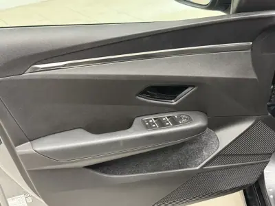 Renault Mégane E-Tech 2022 - 23890 EUR, 69000 km - AUTO.MOTO.pt - 69000km - foto 24 de 28