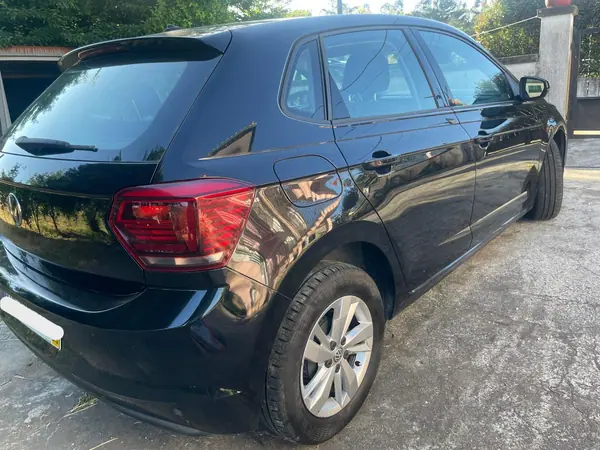 Volkswagen Polo 2018 - 10000 EUR, 175000 km - AUTO.MOTO.pt - 175000km - foto 11 de 13