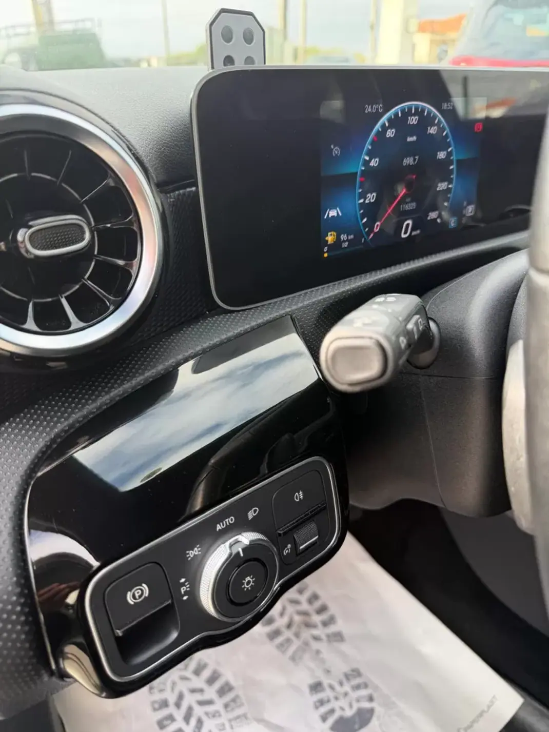 Mercedes-Benz A 180 2019 - 24950 EUR, 116000 km - AUTO.MOTO.pt - 116000km - foto 13 de 34