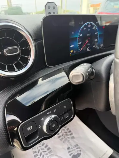 Mercedes-Benz A 180 2019 - 24950 EUR, 116000 km - AUTO.MOTO.pt - 116000km - foto 13 de 34