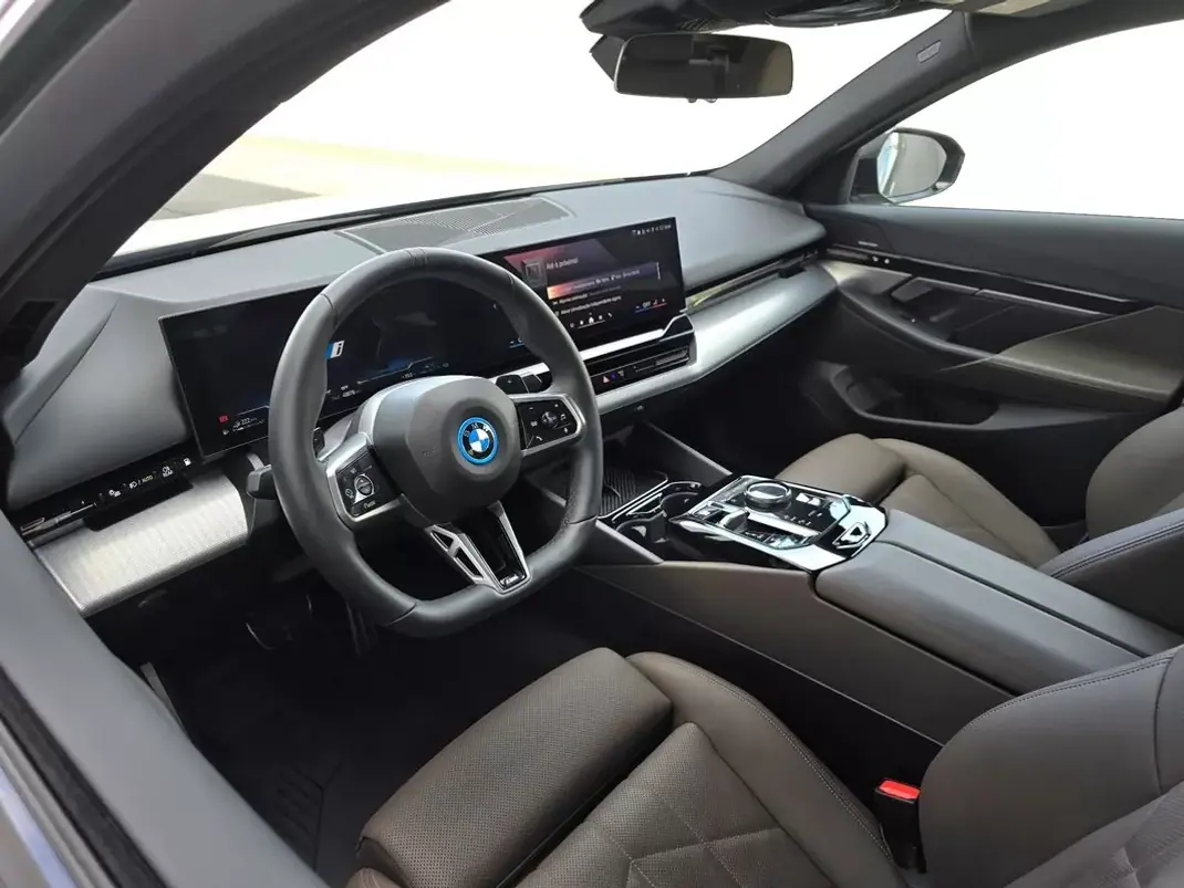 BMW 530e 2024 - 58500 EUR, 48800 km - AUTO.MOTO.pt - 48800km - foto 19 de 46