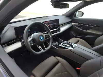 BMW 530e 2024 - 58500 EUR, 48800 km - AUTO.MOTO.pt - 48800km - foto 19 de 46