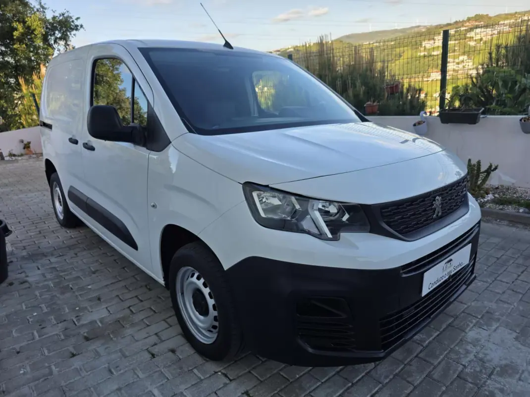 Peugeot Partner 2019 - 14900 EUR, 73560 km - AUTO.MOTO.pt - 73560km - foto 9 de 52