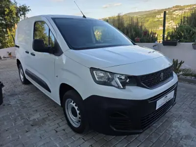 Peugeot Partner 2019 - 14900 EUR, 73560 km - AUTO.MOTO.pt - 73560km - foto 9 de 52