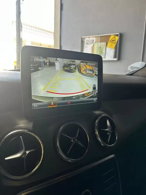 Mercedes-Benz CLA 220 2017 - 22500 EUR, 209125 km - AUTO.MOTO.pt - 209125km - foto 30 de 33