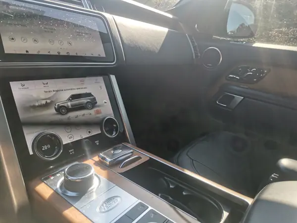 Land Rover Range Rover 2019 - 64900 EUR, 160000 km - AUTO.MOTO.pt - 160000km - foto 15 de 15