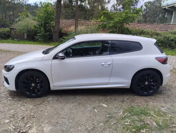 Volkswagen Scirocco 2011 - 10000 EUR, 215000 km - AUTO.MOTO.pt - 215000km - foto 4 de 30
