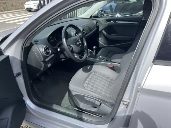 Audi A3 Limousine 2015 - 13900 EUR, 148500 km - AUTO.MOTO.pt - 148500km - foto 8 de 18