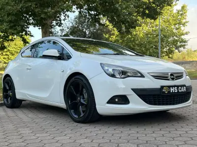 Opel Astra GTC 2012 — foto 4 de 39