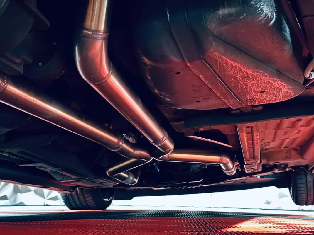 Shelby GT500 2010 - 89990 EUR, 76489 km - AUTO.MOTO.pt - 76489km - foto 46 de 47